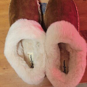 NEW Deatfoams ladies slippers